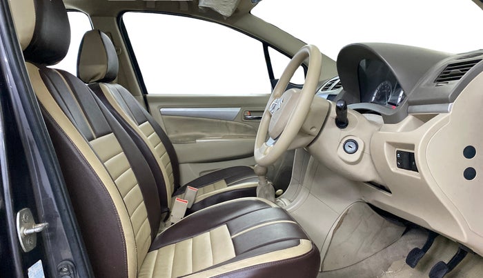 2016 Maruti Ertiga VXI, Petrol, Manual, 47,413 km, Right Side Front Door Cabin