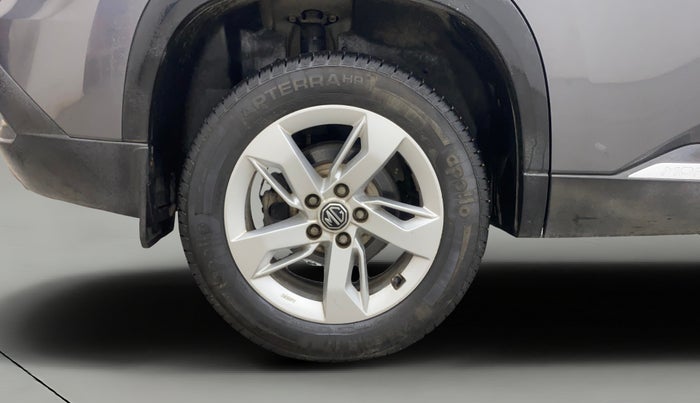 2022 MG HECTOR SHINE 1.5 PETROL TURBO MT, Petrol, Manual, 24,799 km, Right Rear Wheel