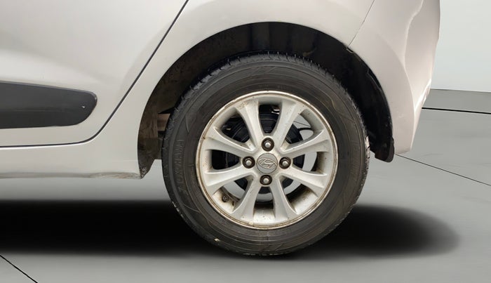 2015 Hyundai Grand i10 ASTA AT 1.2 KAPPA VTVT, Petrol, Automatic, 1,10,957 km, Left Rear Wheel
