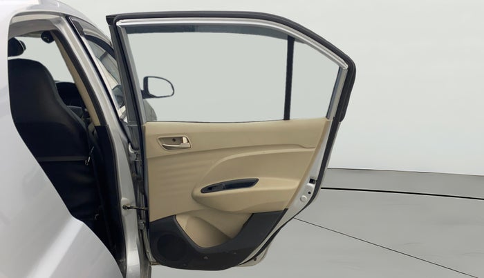 2019 Hyundai NEW SANTRO MAGNA, Petrol, Manual, 70,196 km, RHS Rear Door