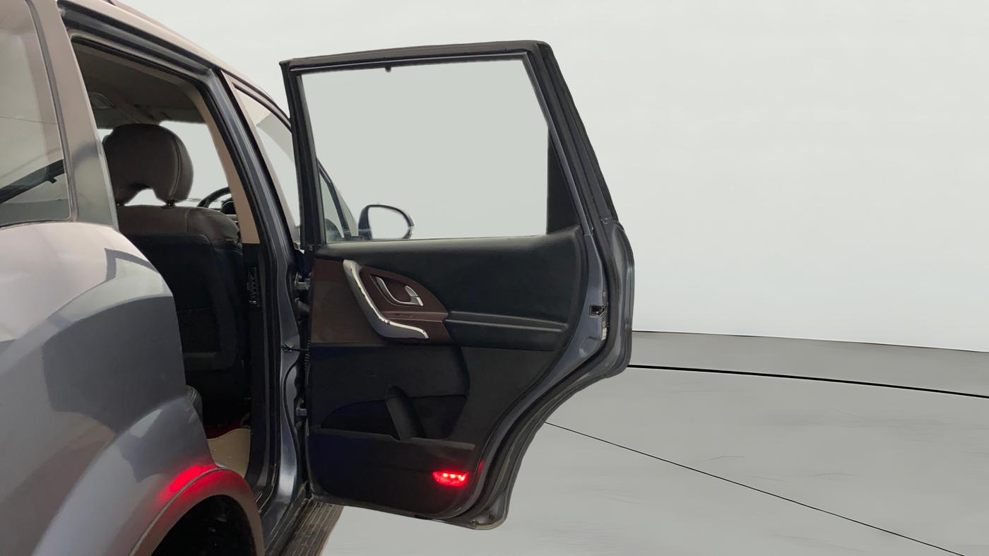 2014 Mahindra XUV500 W8, Diesel, Manual, 86,374 km, RHS Rear Door