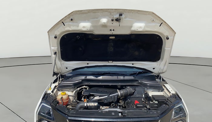 2024 Mahindra XUV 3XO AX5 1.2 L TCMPFI AT, Petrol, Automatic, 41,138 km, Open Bonet