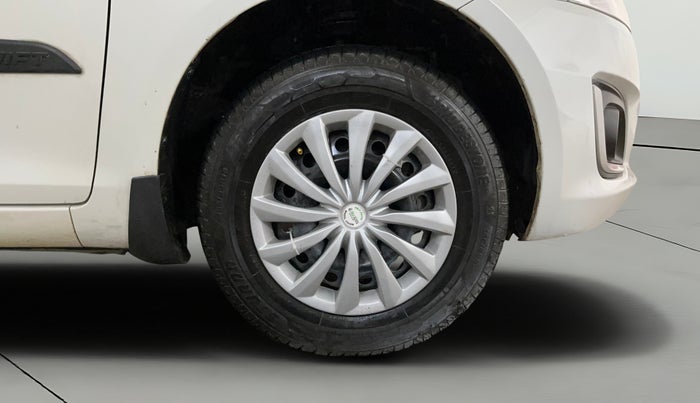 2017 Maruti Swift VXI, CNG, Manual, 59,149 km, Right Front Wheel