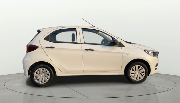 2021 Tata Tiago XE PETROL, Petrol, Manual, 30,965 km, Right Side View