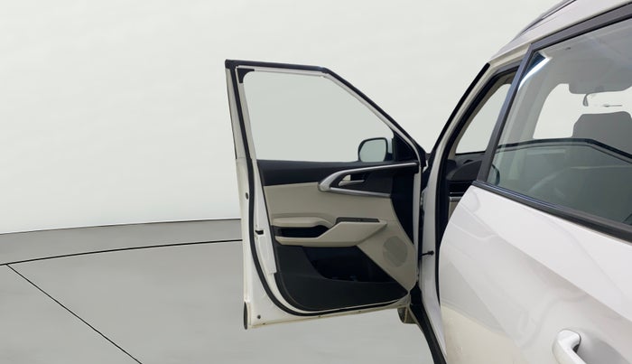 2022 KIA CARENS PRESTIGE 1.5 PETROL 7 STR, Petrol, Manual, 27,534 km, LHS Front Door