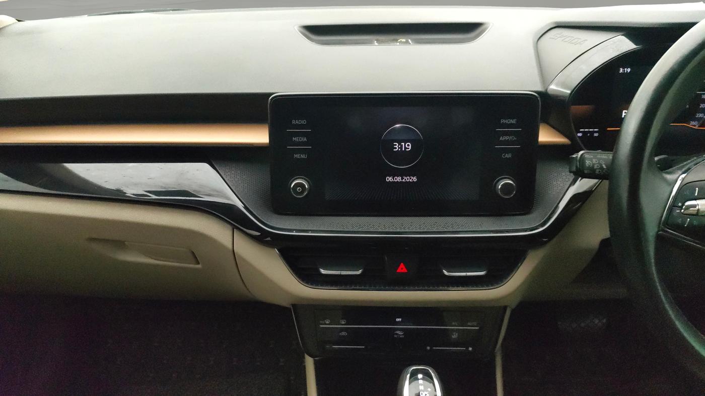 2022 Skoda SLAVIA STYLE 1.0L TSI AT, Petrol, Automatic, 80,387 km, Air Conditioner