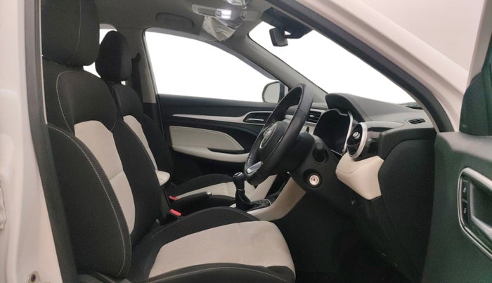 2023 MG ASTOR SUPER 1.5 MT, Petrol, Manual, 16,248 km, Right Side Front Door Cabin