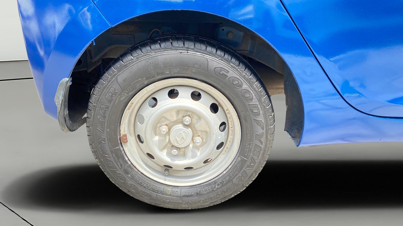 2014 Hyundai Eon ERA +, Petrol, Manual, 45,101 km, Right Rear Wheel