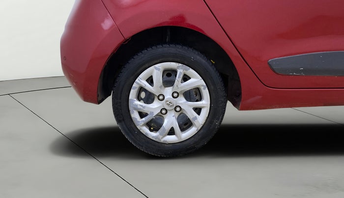 2017 Hyundai Grand i10 SPORTZ (O) 1.2 KAPPA VTVT, Petrol, Manual, 1,28,898 km, Right Rear Wheel