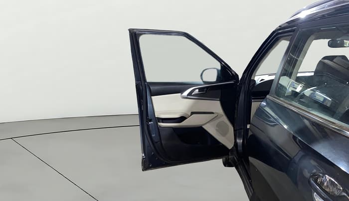 2022 KIA CARENS PRESTIGE 1.5 PETROL 7 STR, Petrol, Manual, 50,387 km, LHS Front Door