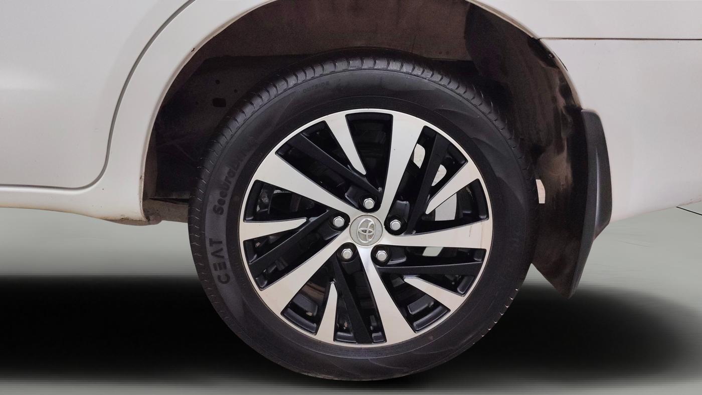 2022 Toyota Innova Crysta 2.7 ZX AT 7 STR, Petrol, Automatic, 61,002 km, Left Rear Wheel