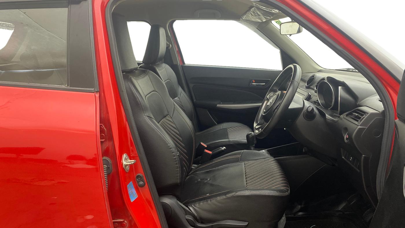 2022 Maruti Swift ZXI PLUS, Petrol, Manual, 87,219 km, Right Side Front Door Cabin