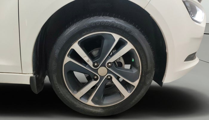 2022 Tata ALTROZ XZ PLUS PETROL, Petrol, Manual, 22,527 km, Right Front Wheel