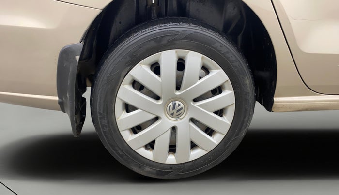 2016 Volkswagen Vento COMFORTLINE 1.6, Petrol, Manual, 57,055 km, Right Rear Wheel