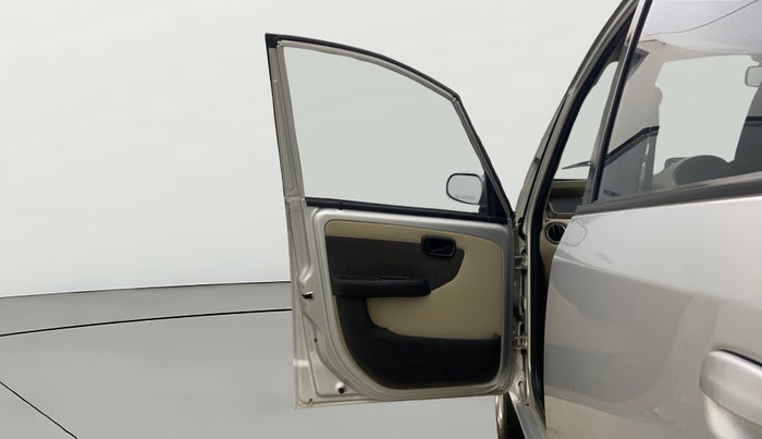 2015 Tata Nano TWIST XT, Petrol, Manual, 26,303 km, LHS Front Door