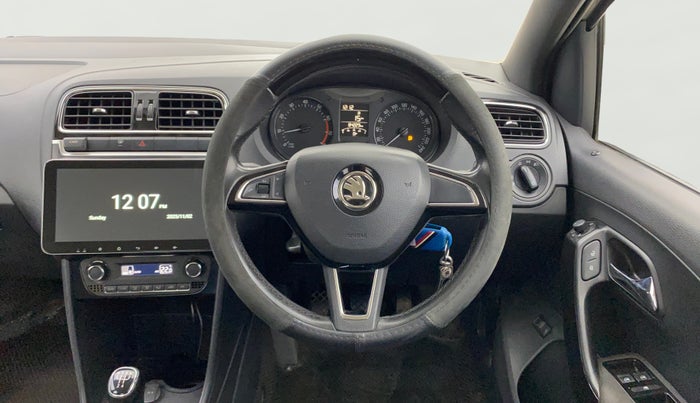 2017 Skoda Rapid AMBITION 1.6 MPI MT, Petrol, Manual, 84,228 km, Steering Wheel Close Up