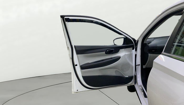 2025 Hyundai NEW I20 SPORTZ 1.2 MT, Petrol, Manual, 5,349 km, LHS Front Door