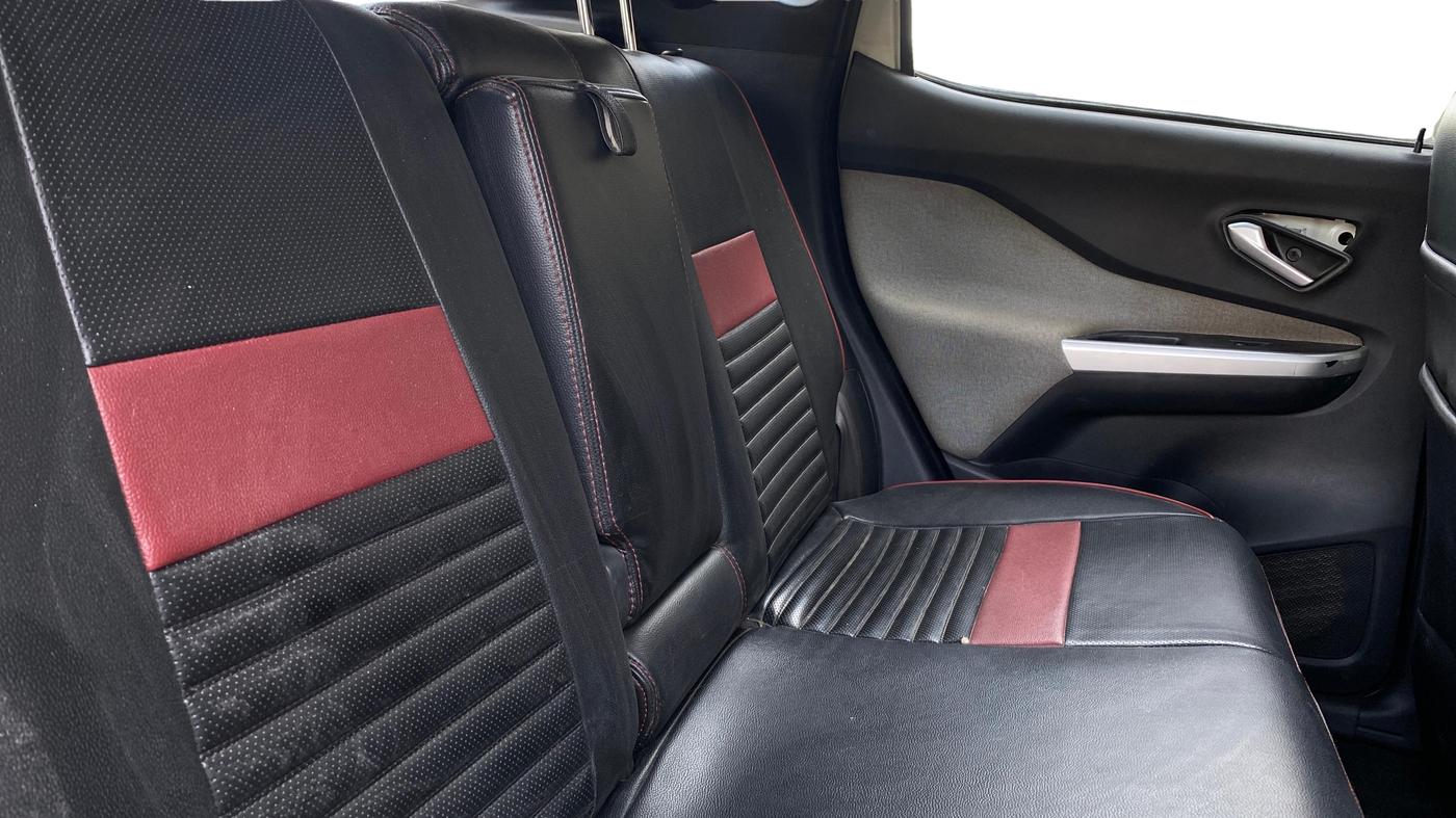 2021 Nissan MAGNITE XV MT, Petrol, Manual, 39,138 km, Right Side Rear Door Cabin