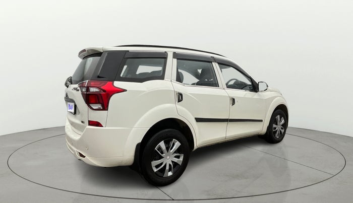 2020 Mahindra XUV500 W5, Diesel, Manual, 56,961 km, Right Back Diagonal