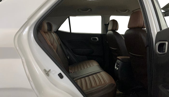 2021 Hyundai VENUE S 1.2, Petrol, Manual, 17,438 km, Right Side Rear Door Cabin