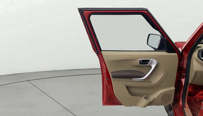 2017 Mahindra TUV300 T8, Diesel, Manual, 47,261 km, LHS Front Door