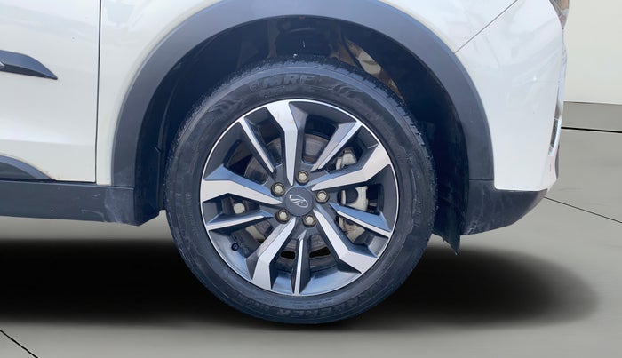 2021 Mahindra XUV300 W8 (O) 1.5 DIESEL, Diesel, Manual, 22,665 km, Right Front Wheel