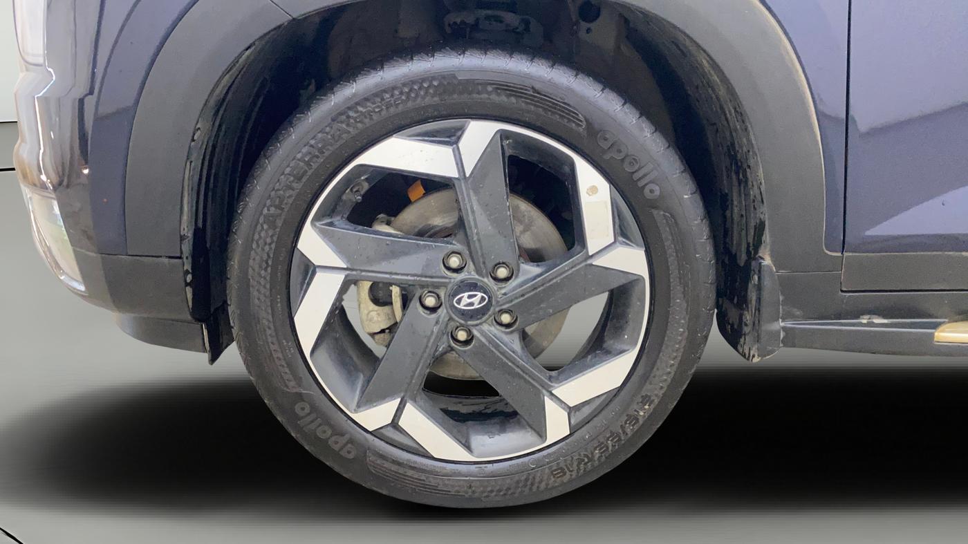 2023 Hyundai ALCAZAR PLATINUM(O) 7STR 1.5 AT, Diesel, Automatic, 19,266 km, Left Front Wheel