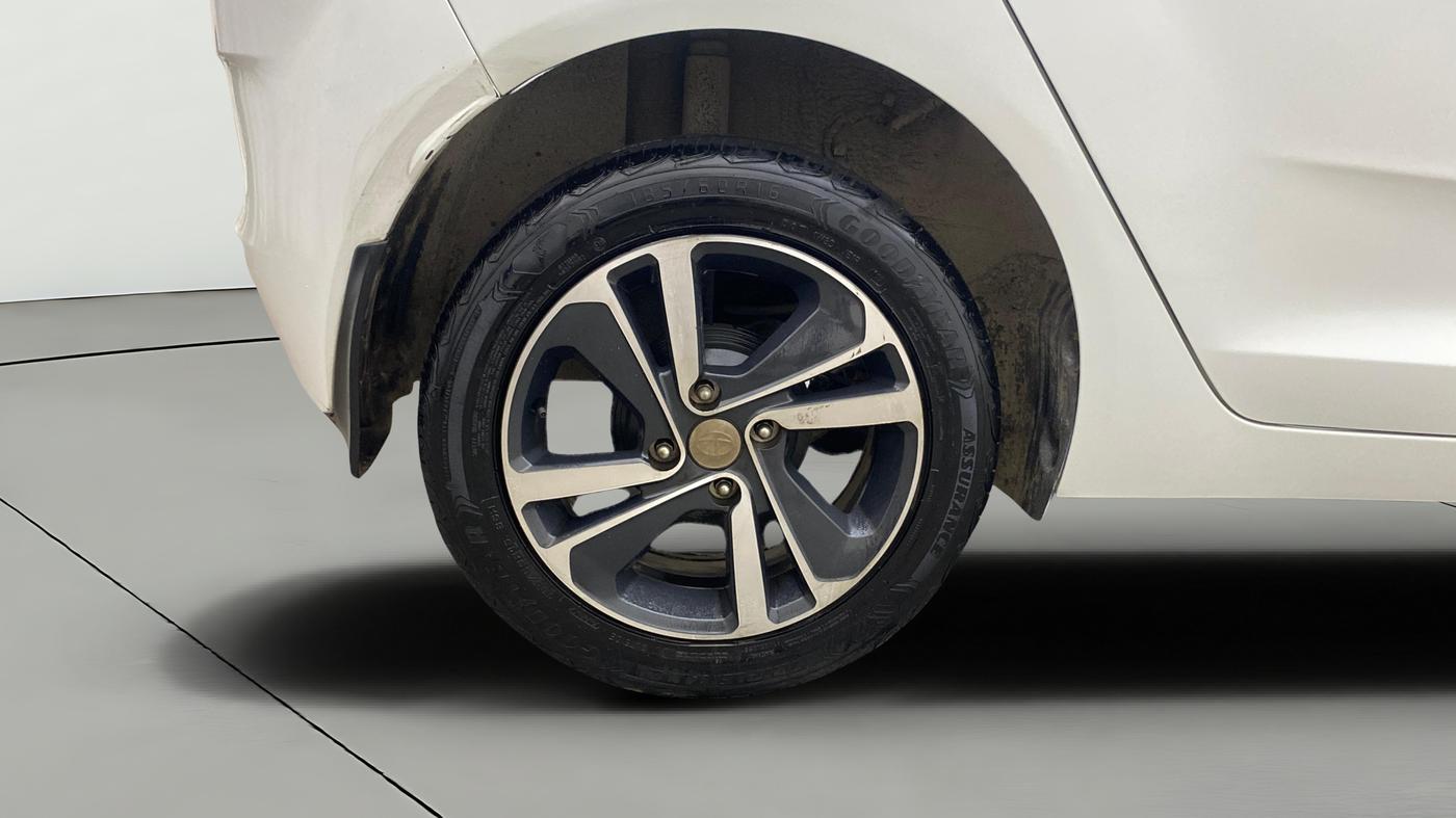2022 Tata ALTROZ XZA PLUS, Petrol, Automatic, 56,299 km, Right Rear Wheel