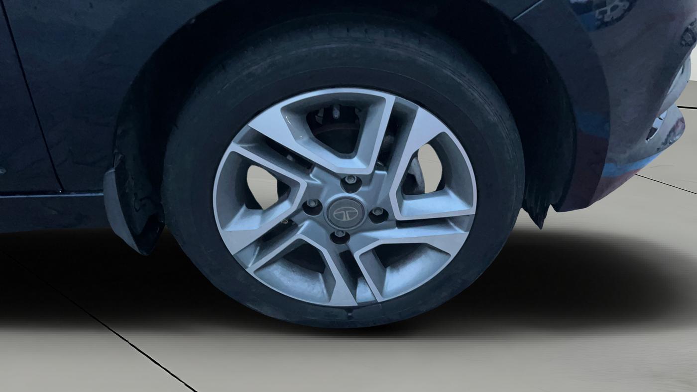 2022 Tata TIGOR XZ PLUS PETROL, Petrol, Manual, 32,539 km, Right Front Wheel