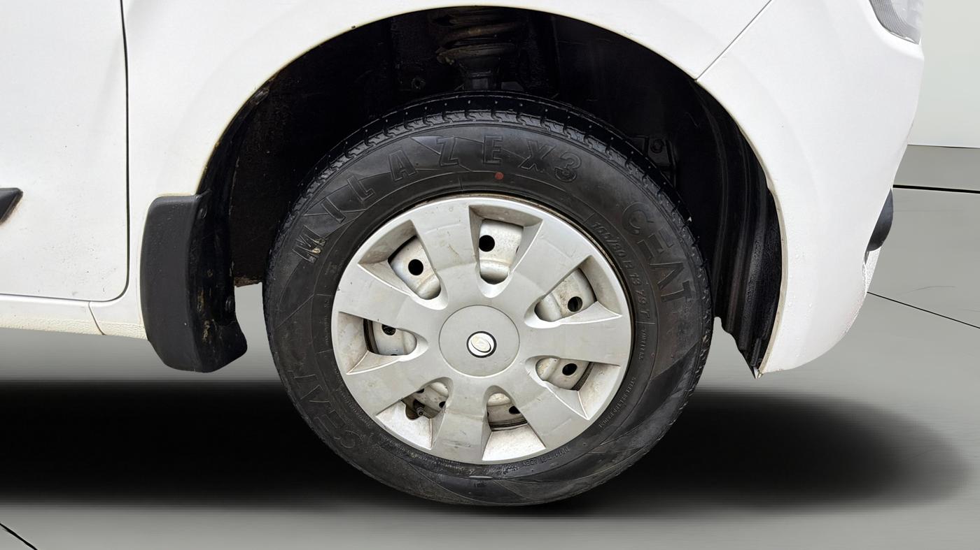 2022 Maruti New Wagon-R LXI CNG (O) 1.0, CNG, Manual, 1,04,176 km, Right Front Wheel