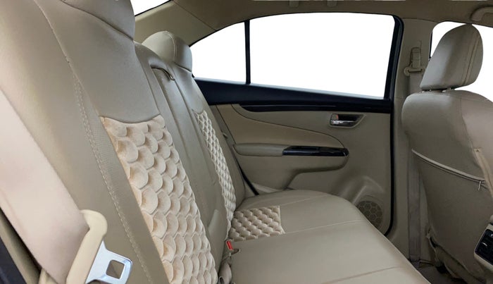 2018 Maruti Ciaz DELTA 1.5 SHVS MT PETROL, Petrol, Manual, 31,376 km, Right Side Rear Door Cabin