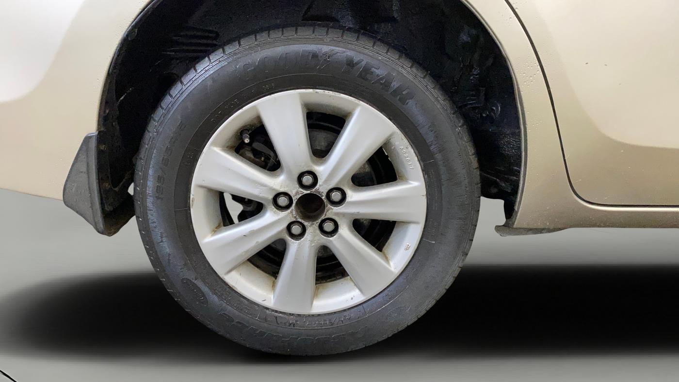 2015 Toyota Corolla Altis G CVT PETROL, Petrol, Automatic, 1,19,685 km, Right Rear Wheel