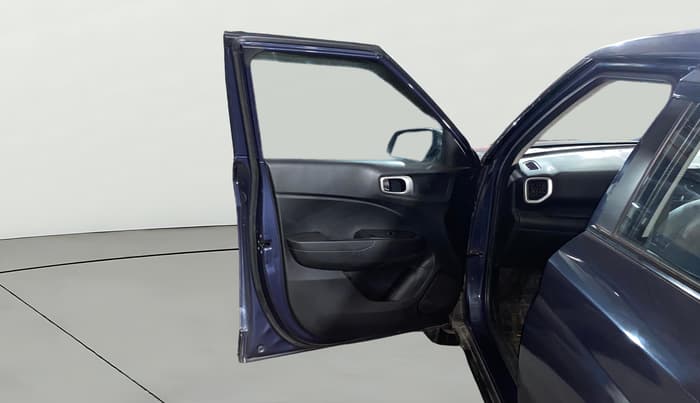 2022 Hyundai VENUE S 1.2, Petrol, Manual, 77,932 km, LHS Front Door