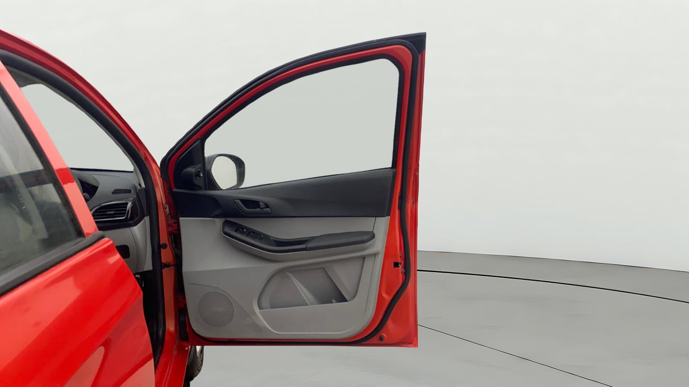 2023 Tata Tiago XT (O) PETROL, Petrol, Manual, 1,632 km, RHS Front Door