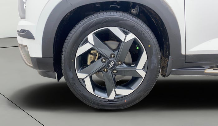 2021 Hyundai ALCAZAR PLATINUM (O) 6STR 2.0 AT, Petrol, Automatic, 1,07,659 km, Left Front Wheel