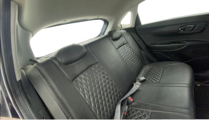 2022 Hyundai NEW I20 SPORTZ 1.2 MT, Petrol, Manual, 70,585 km, Right Side Rear Door Cabin