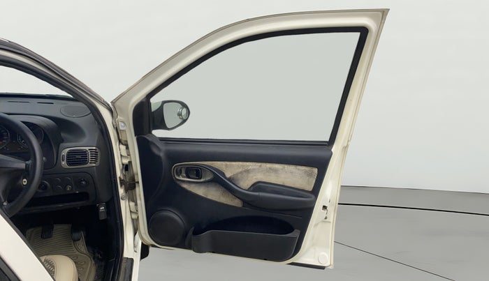 2013 Tata Indigo ECS VX CR4, Diesel, Manual, 98,911 km, RHS Front Door