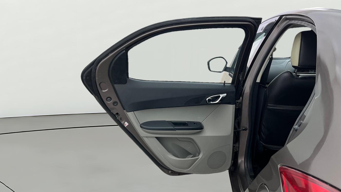 2018 Tata Tiago XZA PETROL, Petrol, Automatic, 46,372 km, LHS Rear Door