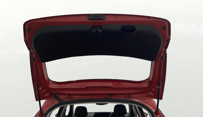 2021 Hyundai NEW I20 ASTA (O) 1.2 MT, Petrol, Manual, 27,555 km, Boot Door Open