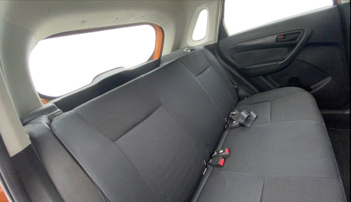 2020 Maruti Vitara Brezza LXI, Petrol, Manual, 68,746 km, Right Side Rear Door Cabin