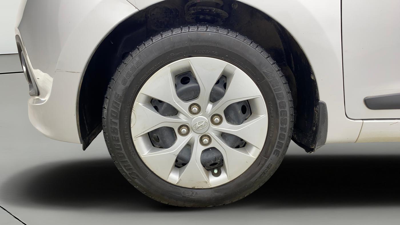 2016 Hyundai Xcent S AT 1.2, Petrol, Automatic, 65,303 km, Left Front Wheel