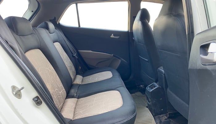 2016 Hyundai Grand i10 SPORTZ 1.2 KAPPA VTVT, Petrol, Manual, 88,659 km, Right Side Rear Door Cabin