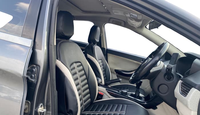 2021 Tata NEXON XZ PLUS PETROL SUNROOF, Petrol, Manual, 1,39,803 km, Right Side Front Door Cabin