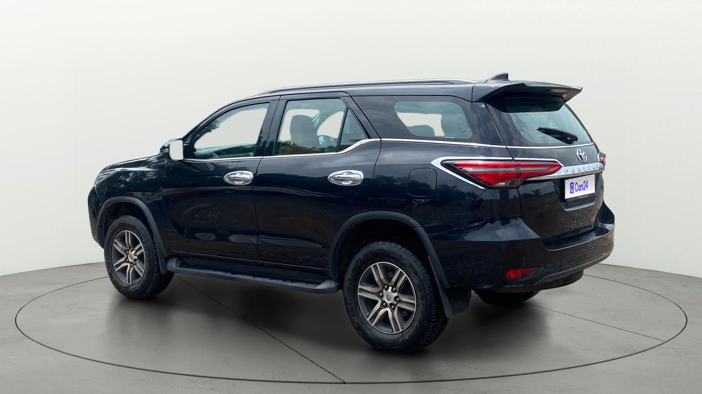 2023 Toyota Fortuner 4X2 AT 2.8 DIESEL, Diesel, Automatic, 36,861 km, Left Back Diagonal