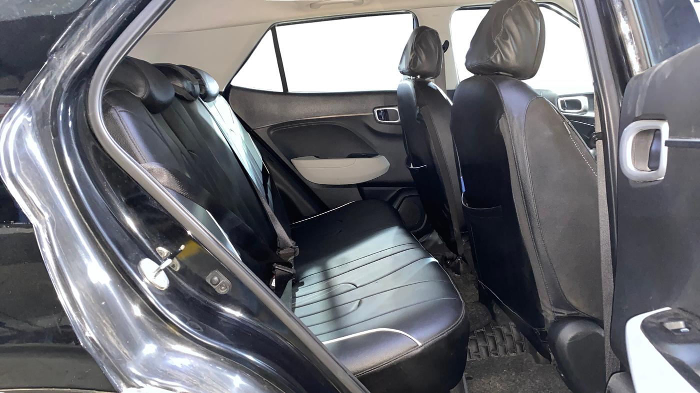 2024 Hyundai VENUE SX 1.5 CRDI, Diesel, Manual, 58,594 km, Right Side Rear Door Cabin