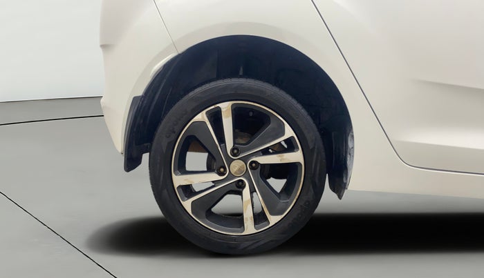 2020 Tata ALTROZ XZ PETROL, Petrol, Manual, 99,716 km, Right Rear Wheel