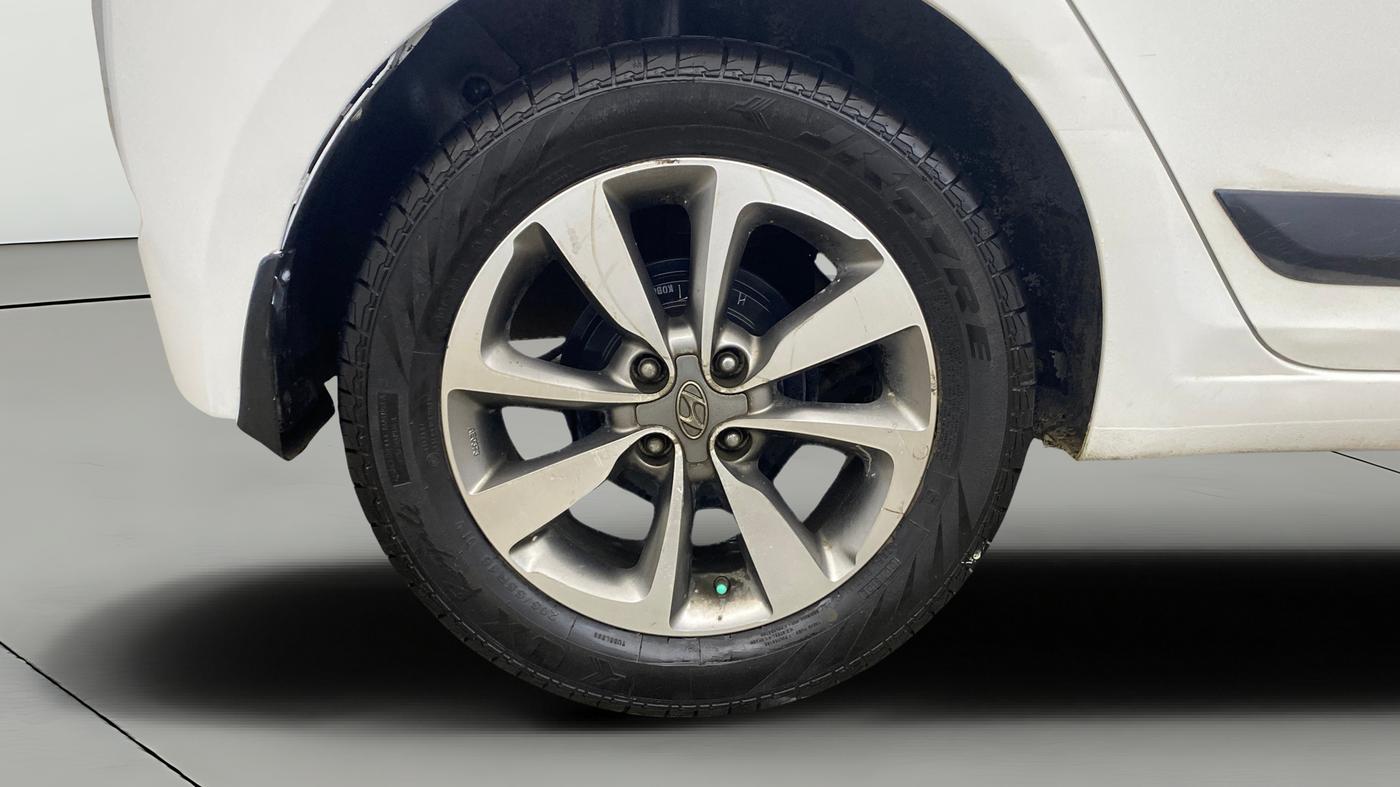 2015 Hyundai Elite i20 ASTA 1.2, Petrol, Manual, 42,907 km, Right Rear Wheel