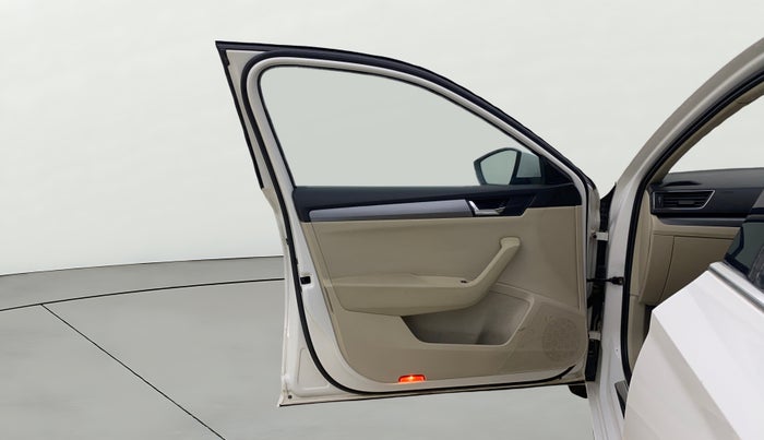 2018 Skoda Superb STYLE 1.8 TSI AT, Petrol, Automatic, 65,647 km, LHS Front Door