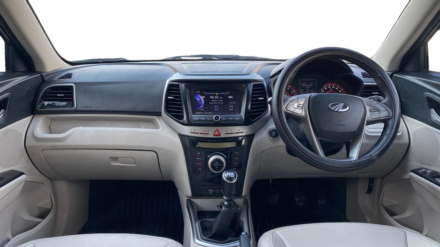 2021 Mahindra XUV300 W8 (O) 1.2 PETROL, Petrol, Manual, 47,115 km, Dashboard