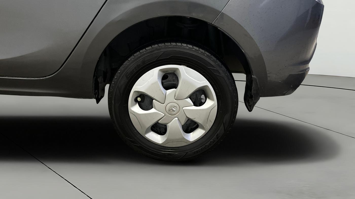 2022 Tata TIGOR XZ CNG, CNG, Manual, 67,972 km, Left Rear Wheel